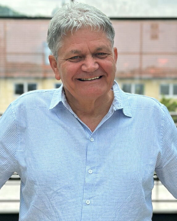 Dr Goeschel2x